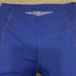 EUC  Victoria Sport Knockout Capri w/pockets